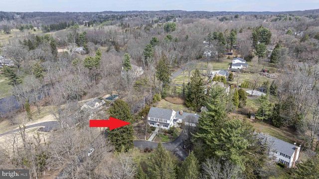 563 PEBBLE HILL RD, Doylestown, PA 18901