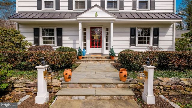 563 PEBBLE HILL RD, Doylestown, PA 18901