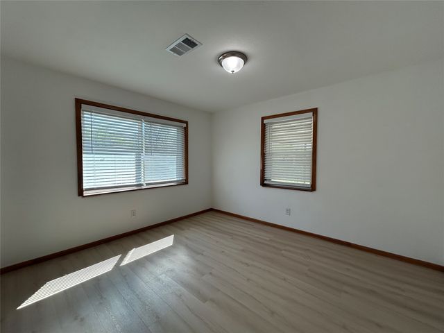 720 Sandell Drive, White Settlement, TX 76108