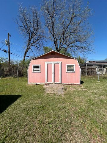 720 Sandell Drive, White Settlement, TX 76108