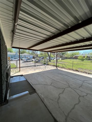 720 Sandell Drive, White Settlement, TX 76108