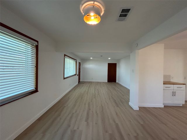 720 Sandell Drive, White Settlement, TX 76108