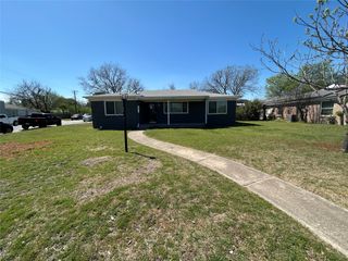 720 Sandell Drive, White Settlement, TX 76108