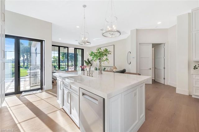 981 Tierra Lago WAY, Naples, FL 34119