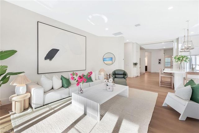 981 Tierra Lago WAY, Naples, FL 34119