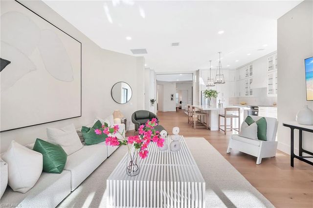 981 Tierra Lago WAY, Naples, FL 34119