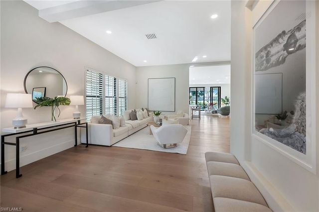 981 Tierra Lago WAY, Naples, FL 34119