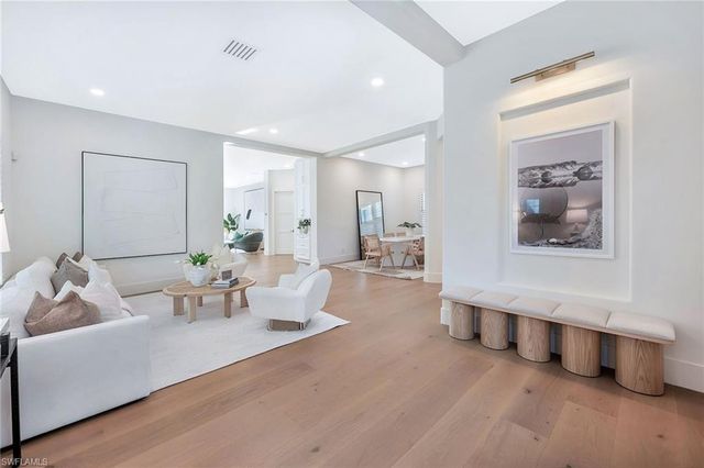 981 Tierra Lago WAY, Naples, FL 34119