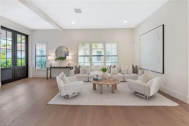 981 Tierra Lago WAY, Naples, FL 34119