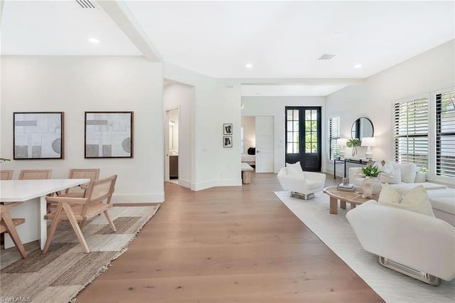 981 Tierra Lago WAY, Naples, FL 34119