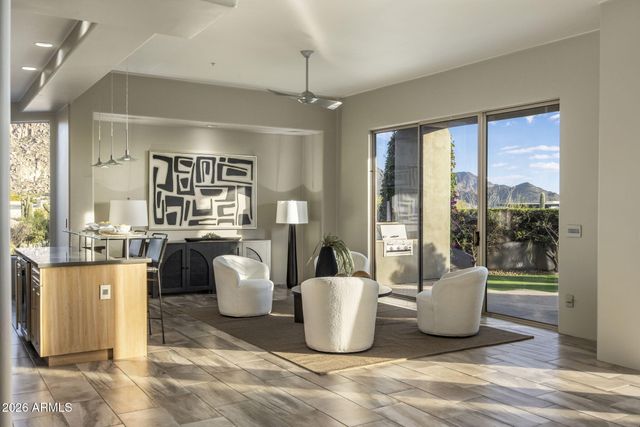 10040 E HAPPY VALLEY Road 2001, Scottsdale, AZ 85255