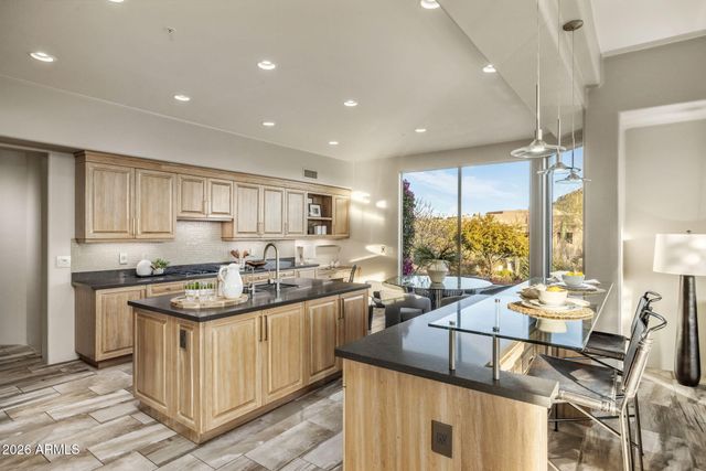 10040 E HAPPY VALLEY Road 2001, Scottsdale, AZ 85255