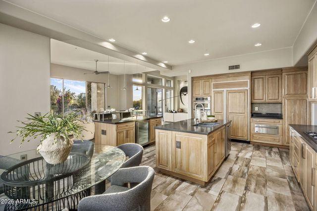 10040 E HAPPY VALLEY Road 2001, Scottsdale, AZ 85255