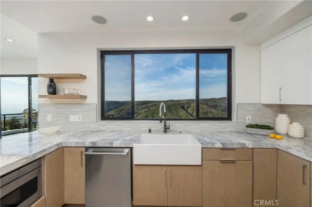 1425 Skyline Drive, Laguna Beach, CA 92651