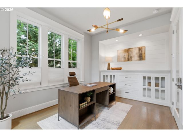 14711 UPLANDS Dr, Lake Oswego, OR 97034