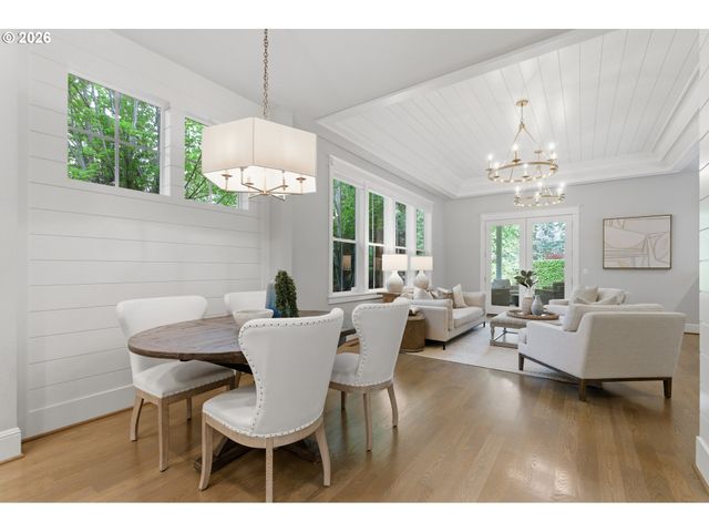 14711 UPLANDS Dr, Lake Oswego, OR 97034