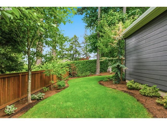 14711 UPLANDS Dr, Lake Oswego, OR 97034