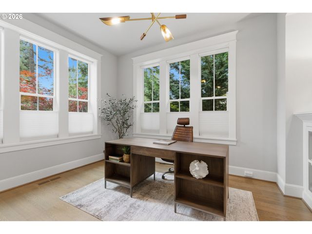 14711 UPLANDS Dr, Lake Oswego, OR 97034