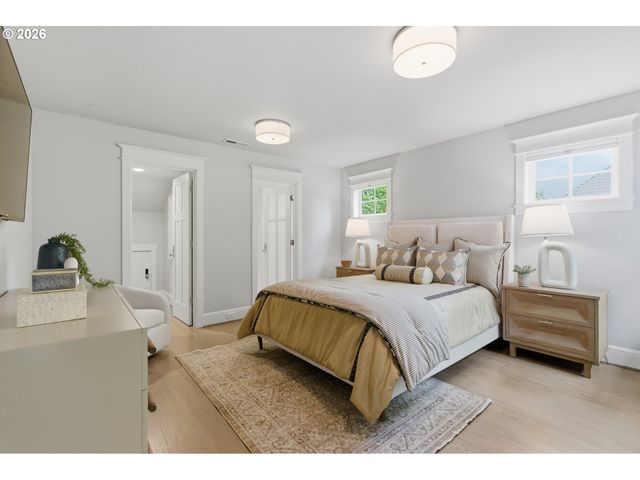 14711 UPLANDS Dr, Lake Oswego, OR 97034
