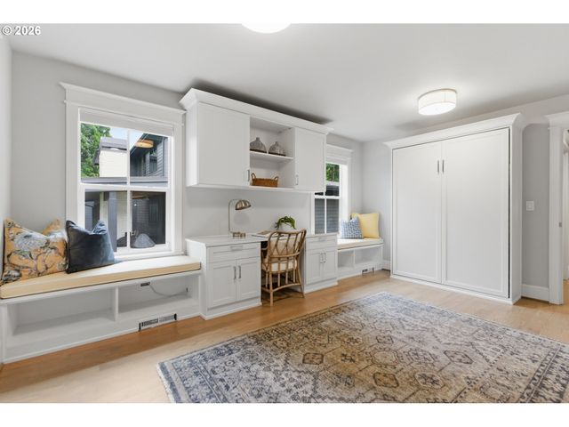 14711 UPLANDS Dr, Lake Oswego, OR 97034