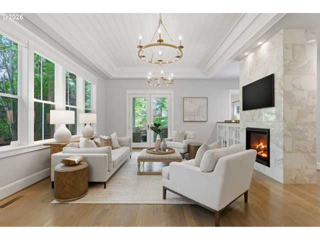 14711 UPLANDS Dr, Lake Oswego, OR 97034