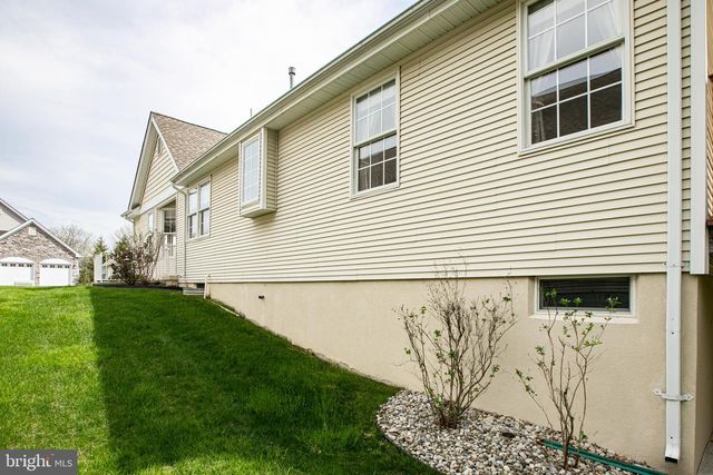 37 BEAR MEADE DR, Hamilton, NJ 08691