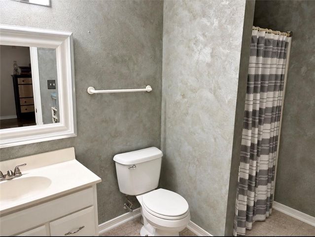762 Lundys Lane, Mobile, AL 36606