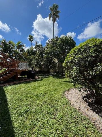 900 SW 11th Ave 4C, Hallandale Beach, FL 33009