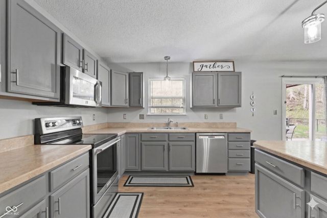 919 Charnwood Parkway, Beech Grove, IN 46107