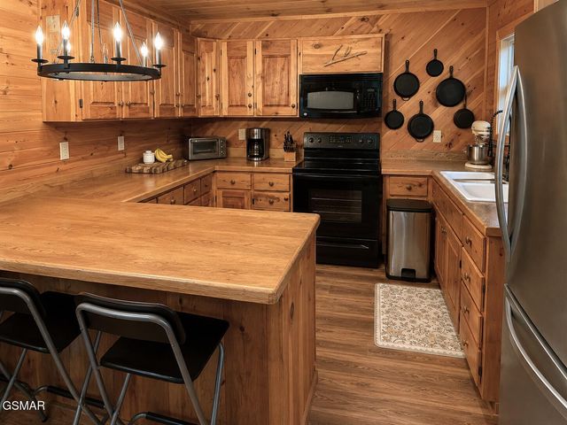 438 Country Square Road, Newport, TN 37821