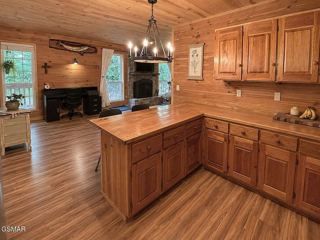 438 Country Square Road, Newport, TN 37821