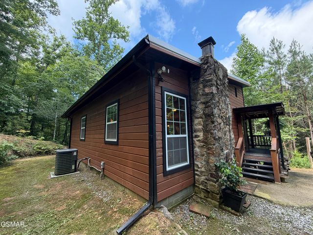 438 Country Square Road, Newport, TN 37821
