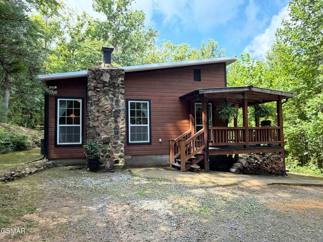 438 Country Square Road, Newport, TN 37821