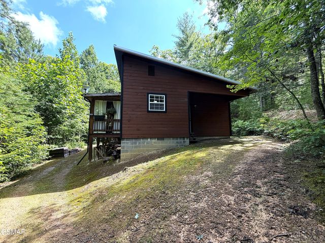 438 Country Square Road, Newport, TN 37821