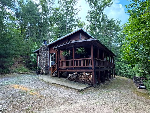 438 Country Square Road, Newport, TN 37821
