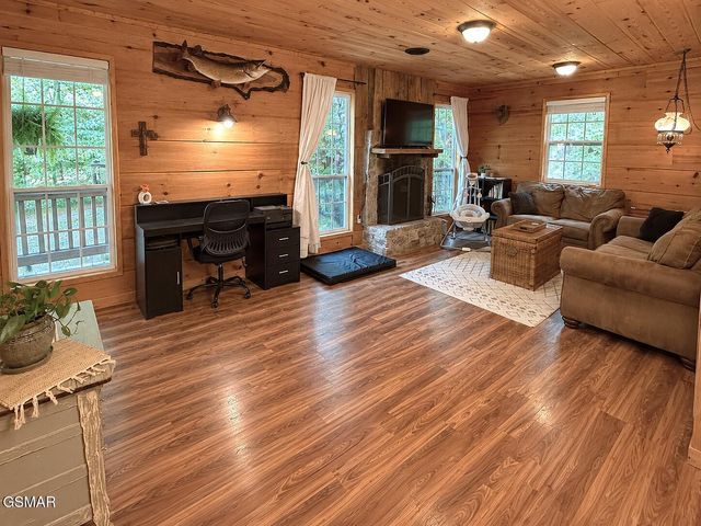 438 Country Square Road, Newport, TN 37821