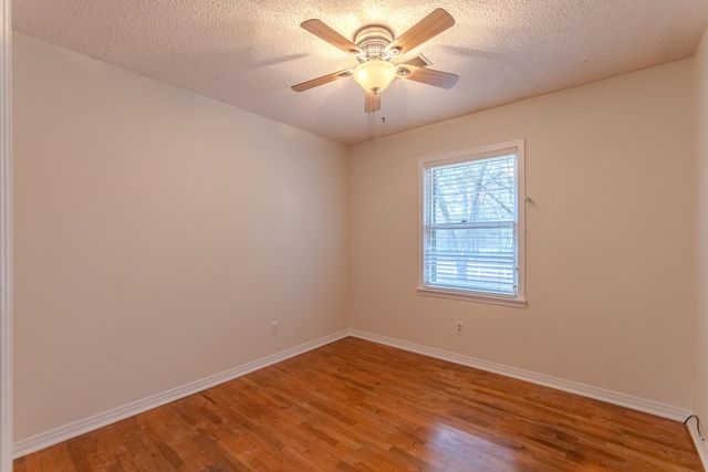 380 WALKERTOWN DR, Savannah, TN 38372