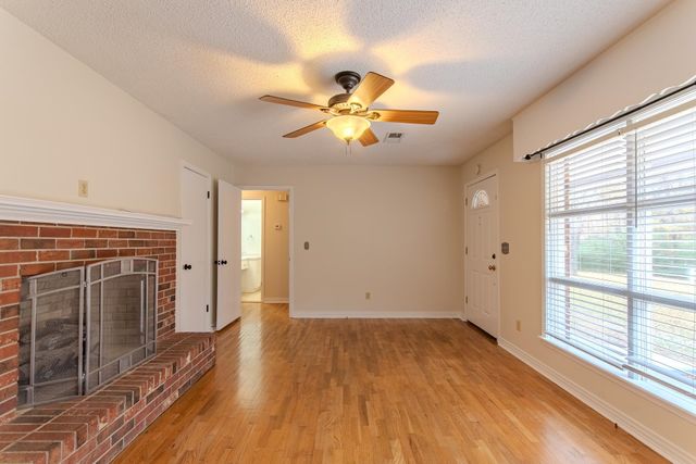 380 WALKERTOWN DR, Savannah, TN 38372