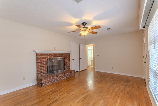 380 WALKERTOWN DR, Savannah, TN 38372