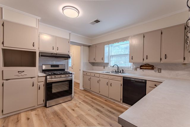 380 WALKERTOWN DR, Savannah, TN 38372