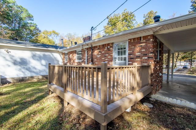 380 WALKERTOWN DR, Savannah, TN 38372