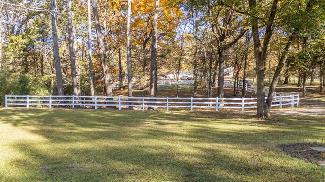 380 WALKERTOWN DR, Savannah, TN 38372