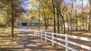 380 WALKERTOWN DR, Savannah, TN 38372