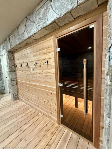 42501 Clemons Drive, Plymouth Charter Township, MI 48170