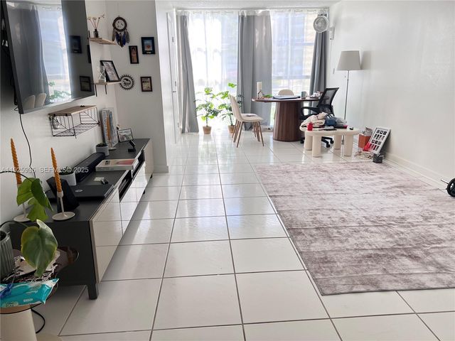 501 Three Islands Blvd 119, Hallandale Beach, FL 33009