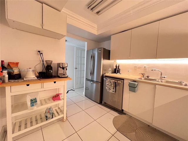 501 Three Islands Blvd 119, Hallandale Beach, FL 33009