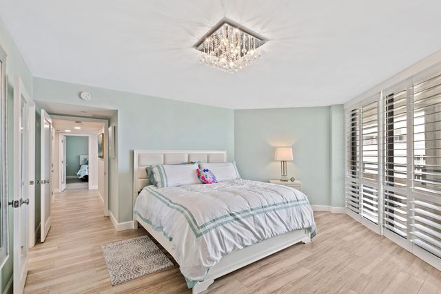 3560 S Ocean Boulevard 706, South Palm Beach, FL 33480