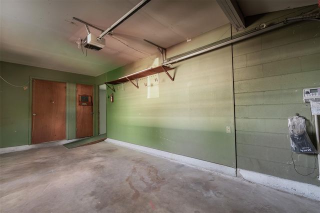 703 NE 6TH PLACE, Gainesville, FL 32601