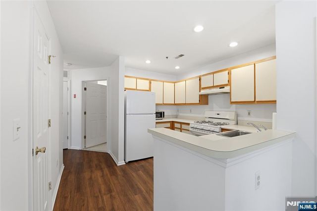 5301 Tudor Drive, Pequannock Township, NJ 07444