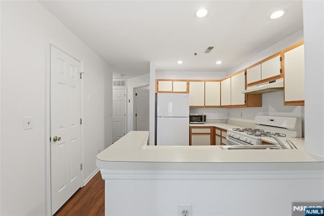 5301 Tudor Drive, Pequannock Township, NJ 07444